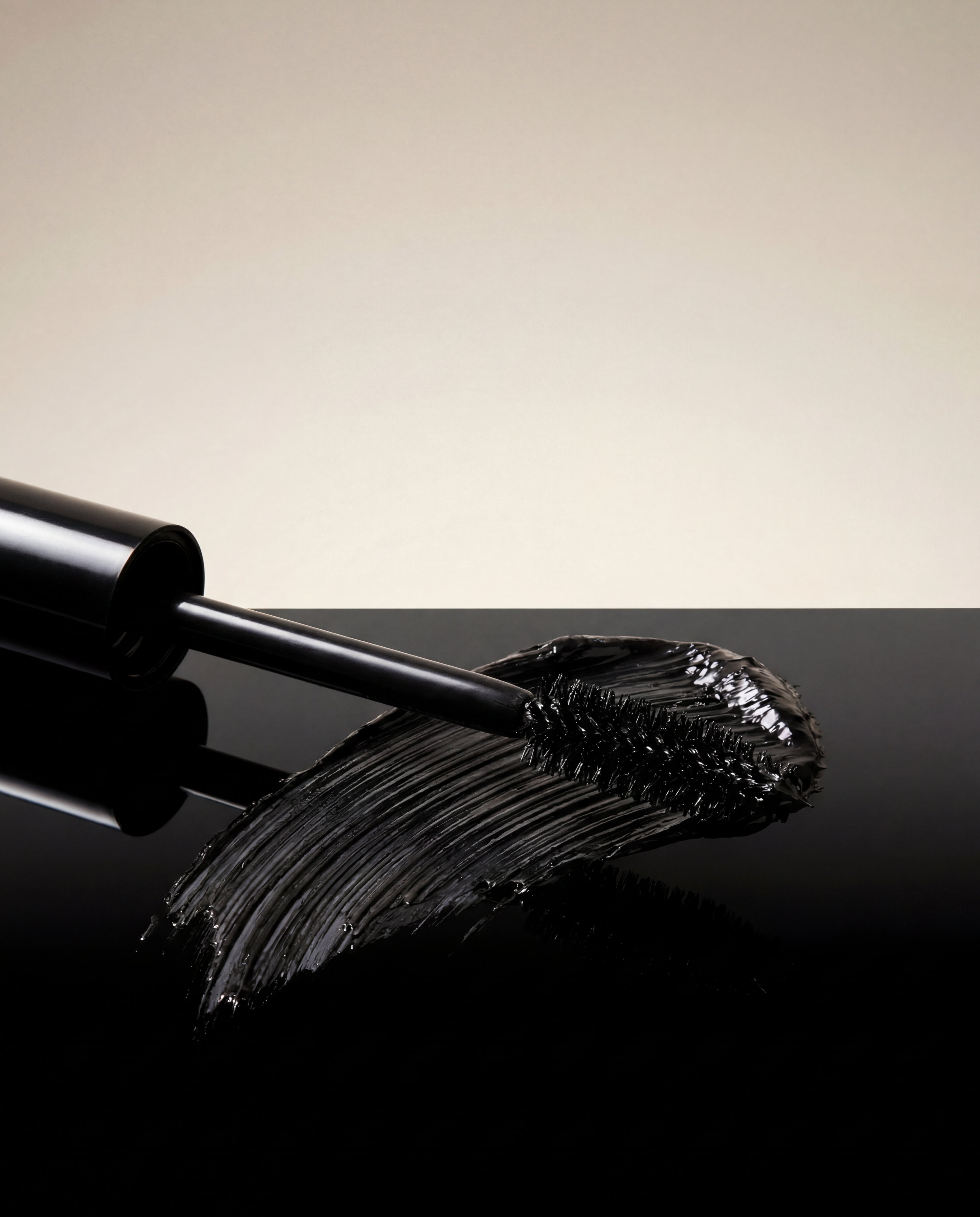 LONG SHOT Peptide Mascara in Blackened Earth